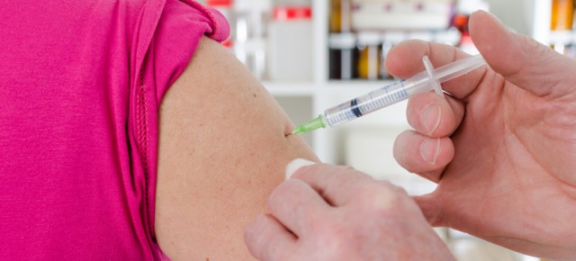 Consulta discute vacinação na farmácia